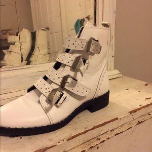 Steve Madden white booties, ankle boots